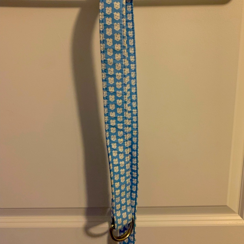 EUC Vineyard Vines UNC belt Size small. 10+ years old